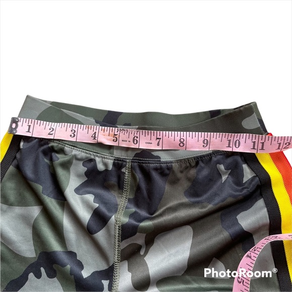 Pam and Gela Juicy Athletic Leggings Camo with Color Stripes on sides - Picture 10 of 11